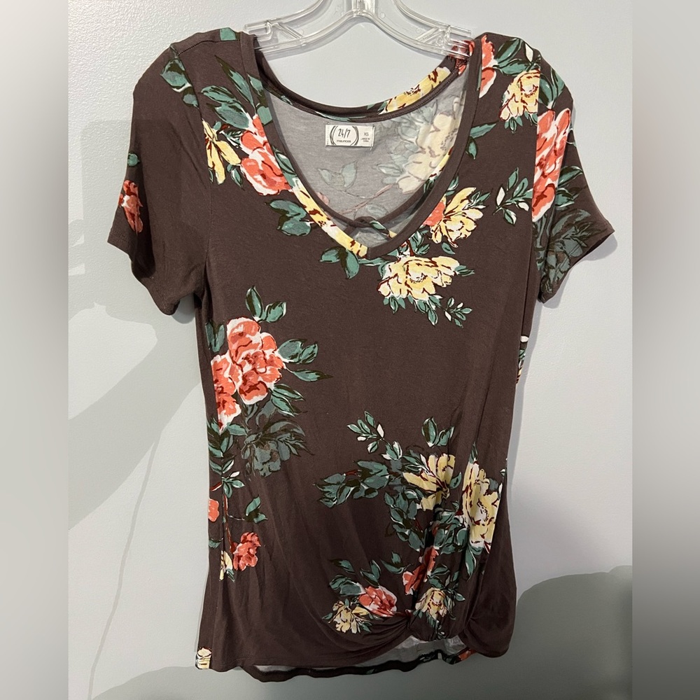Maurice’s Criss Cross Knot Tee